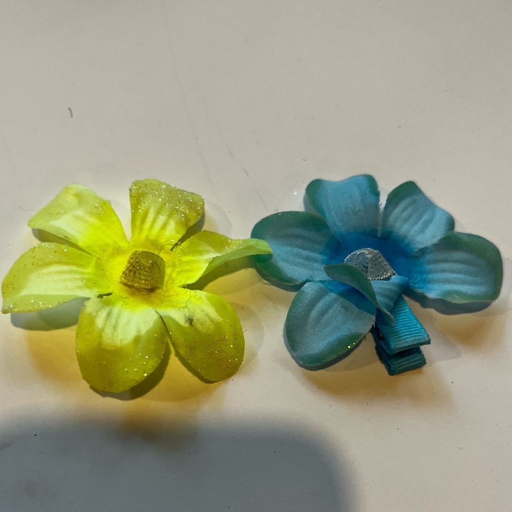 💐2 for $15💐 Yellow & Blue Flower hair clip ons - Picture 3 of 7